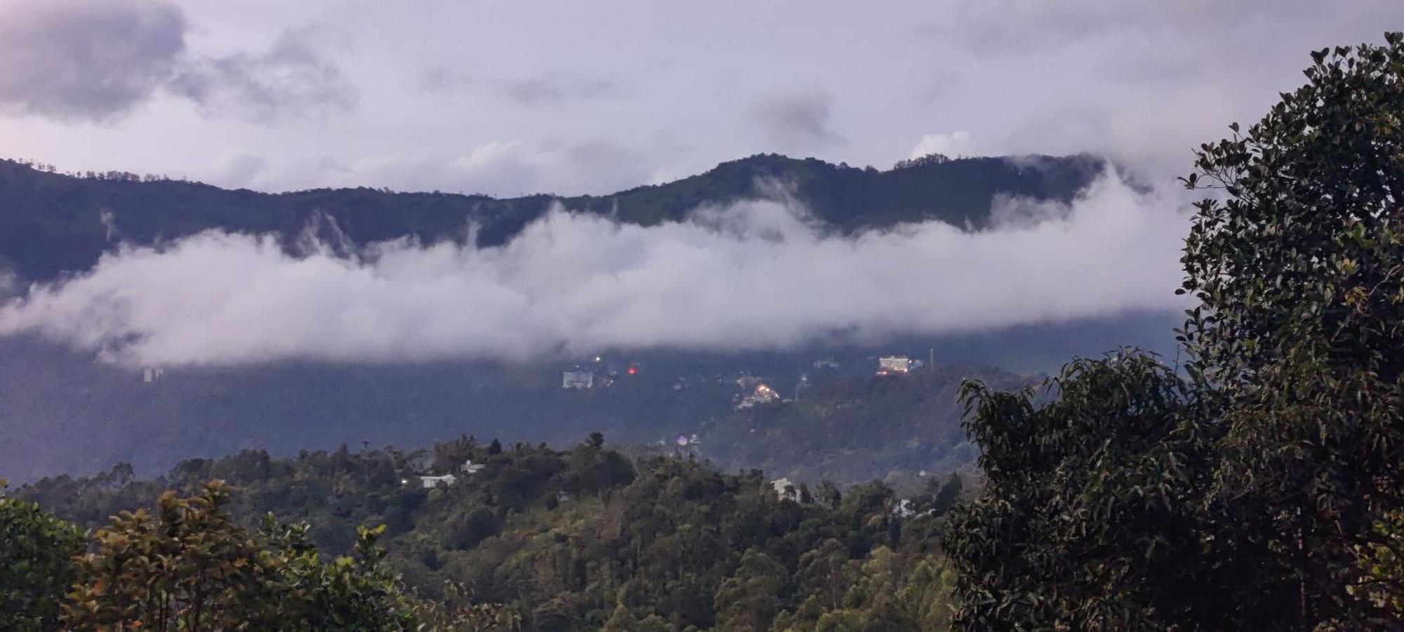 Chalona Hill View Hotell Munnar Exteriör bild