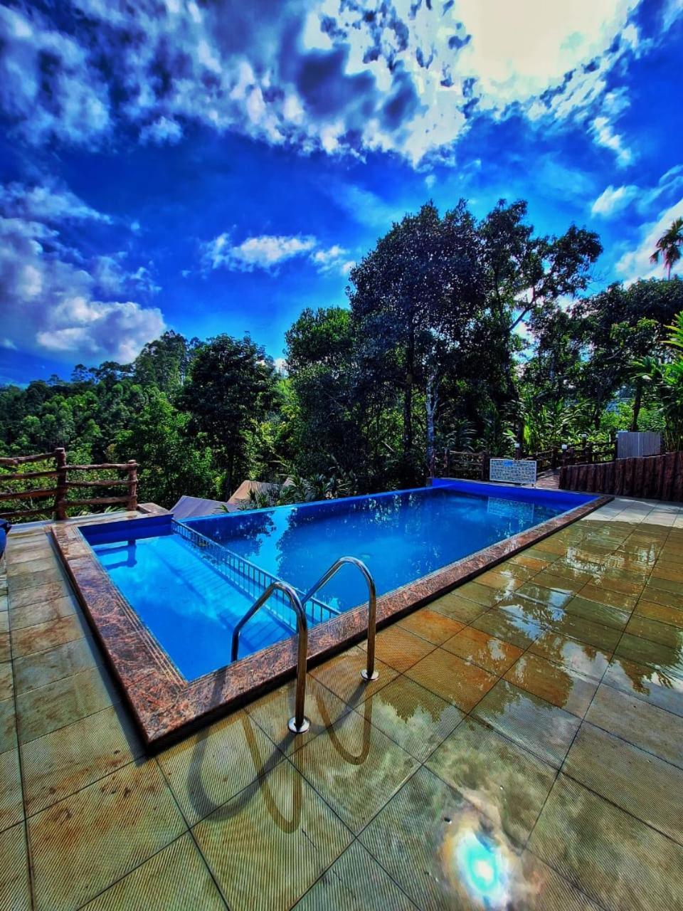 Chalona Hill View Hotell Munnar Exteriör bild